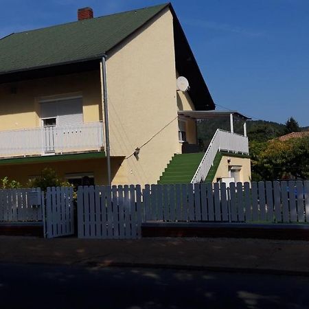 Ildi Apartman 기에네스디아스 외부 사진
