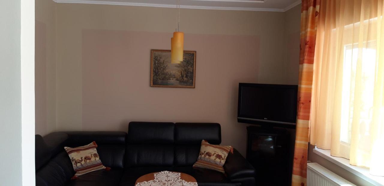 Ildi Apartman 기에네스디아스 외부 사진