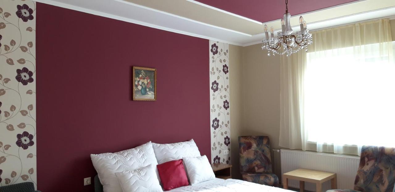 Ildi Apartman 기에네스디아스 외부 사진